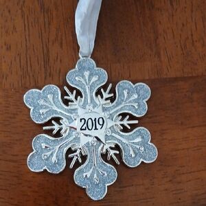 Harvey Lewis Swarovski Crystals Snowflake 2019